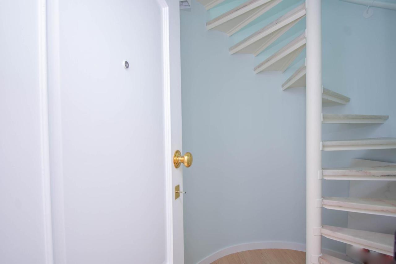Central & Stylish 2 Bedroom Apartment W/ Balcony Віавіа Zewnętrze zdjęcie